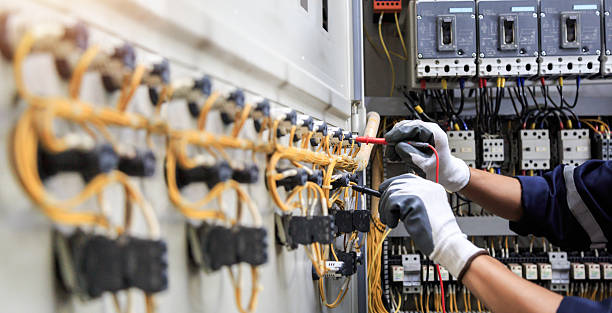 Professional Electrician technician working in Freeburg, IL
